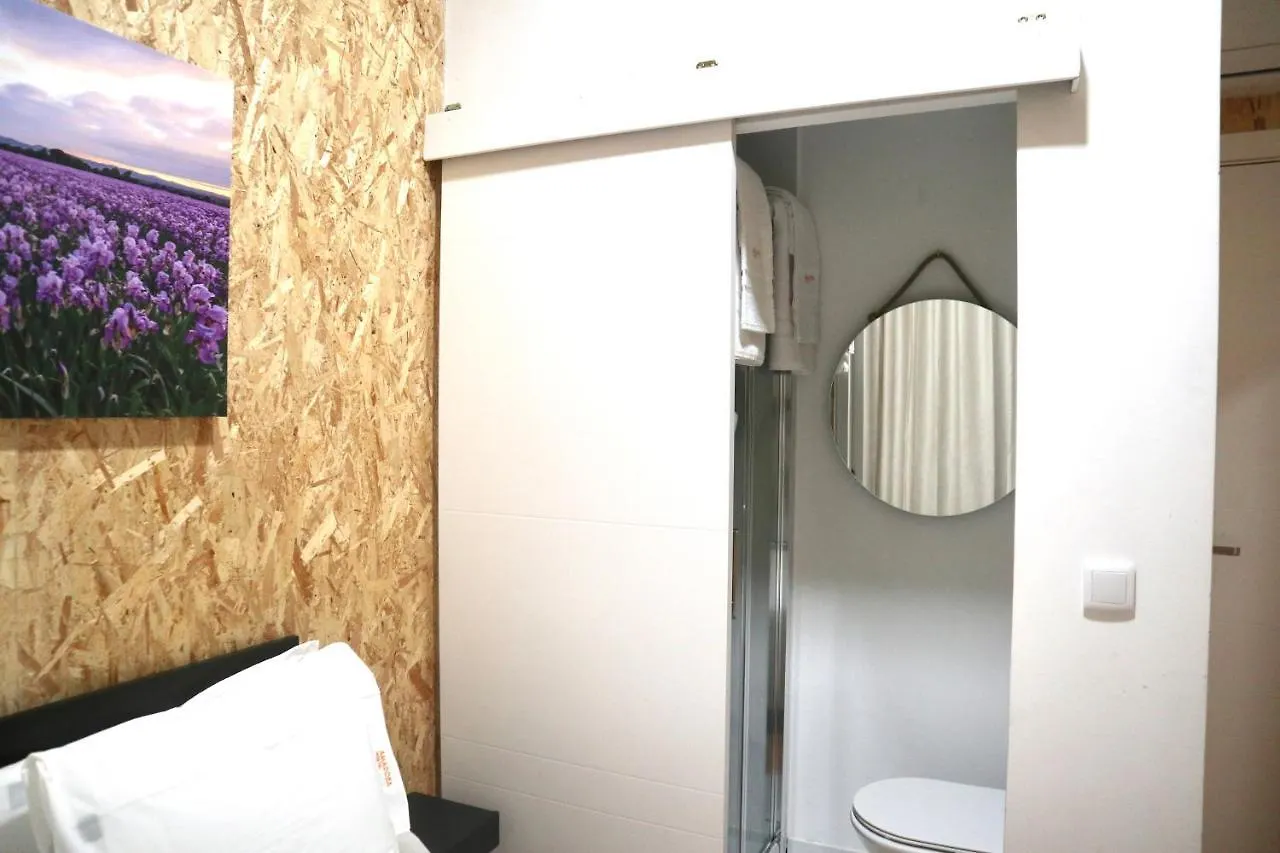 Amadora Boutique Hostel